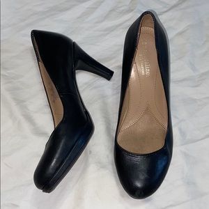 Naturalizer Classic Fake Leather Black Pump Heels